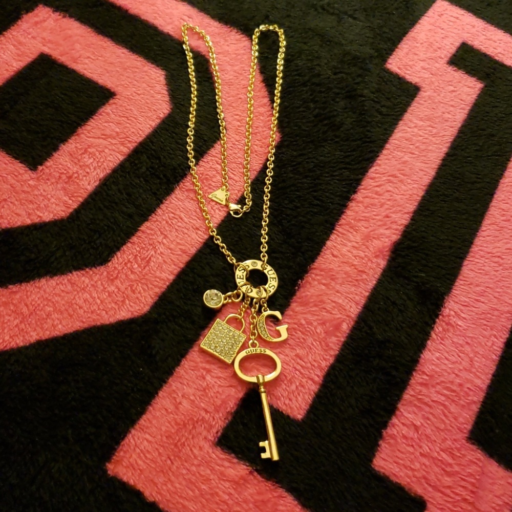 Guess necklace - Picture 2 of 3